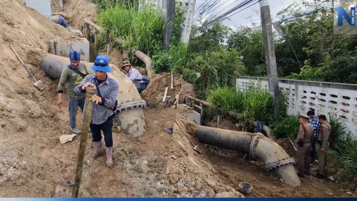 ตำรวจสัตหีบ ปิดกั้นพื้นที่ คนงานหูตาเหลือก ขุดเจอวัตถุต้องสงสัย