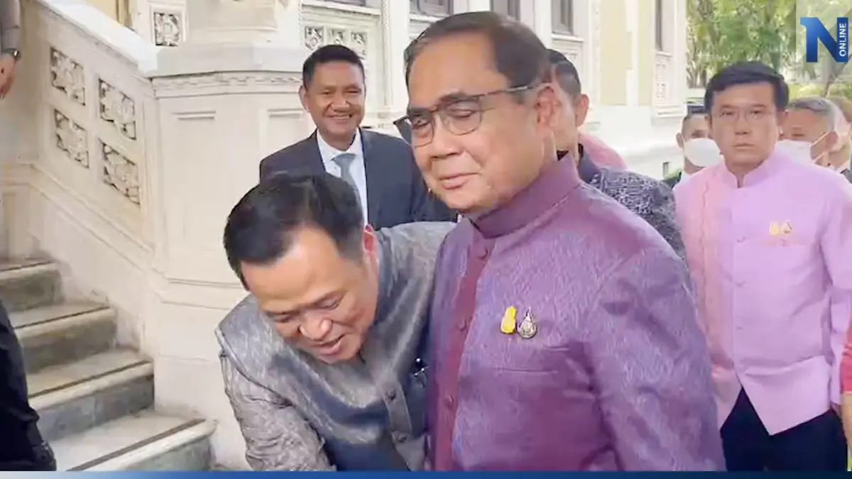 “นายกรัฐมนตรี- อนุทิน” โอบกอด โชว์สื่อ สยบดีล “ภท.-พปชร.” ตั้งรัฐบาล “นายกรัฐมนตรี- อนุทิน” โอบกอด โชว์สื่อ สยบดีล “ภท.-พปชร.” ตั้งรัฐบาล