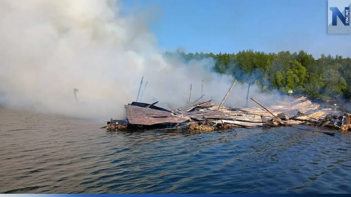 รวบทันควัน! คนร้ายวางเพลิงเรือนแพกลางน้ำ เสียหายกว่า 2 ล้าน รวบทันควัน! คนร้ายวางเพลิงเรือนแพกลางน้ำ เสียหายกว่า 2 ล้าน