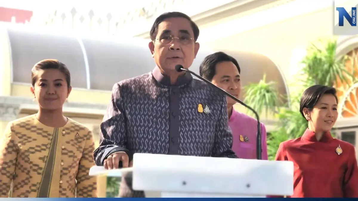 "บิ๊กตู่" ยัน ครม.ไม่ได้ถกปมรถไฟฟ้าสีส้ม ไม่รู้ "สมศักดิ์-สุริยะ" ย้ายหนี
