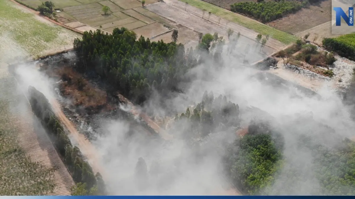 จนท.เร่งคุมสถานการณ์ไฟไหม้บ่อขยะกาฬสินธุ์ ก่อน PM2.5 ปกคลุมทั้งอำเภอ จนท.เร่งคุมสถานการณ์ไฟไหม้บ่อขยะกาฬสินธุ์ ก่อน PM2.5 ปกคลุมทั้งอำเภอ