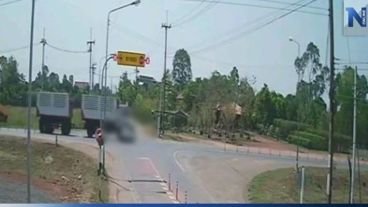 รถพ่วง 22 ล้อ ชนรถเก๋ง ที่แยกดงบังร้อยศพ เจ็บ 1 รถพ่วง 22 ล้อ ชนรถเก๋ง ที่แยกดงบังร้อยศพ เจ็บ 1