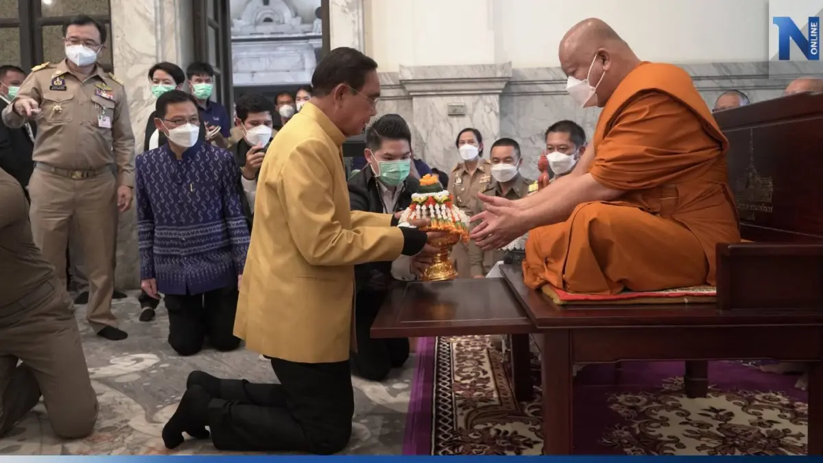"ประยุทธ์" ควง อนุพงษ์-รมต.ซีกรทสช. บุกเมืองแปดริ้ว ไหว้หลวงพ่อโสธร