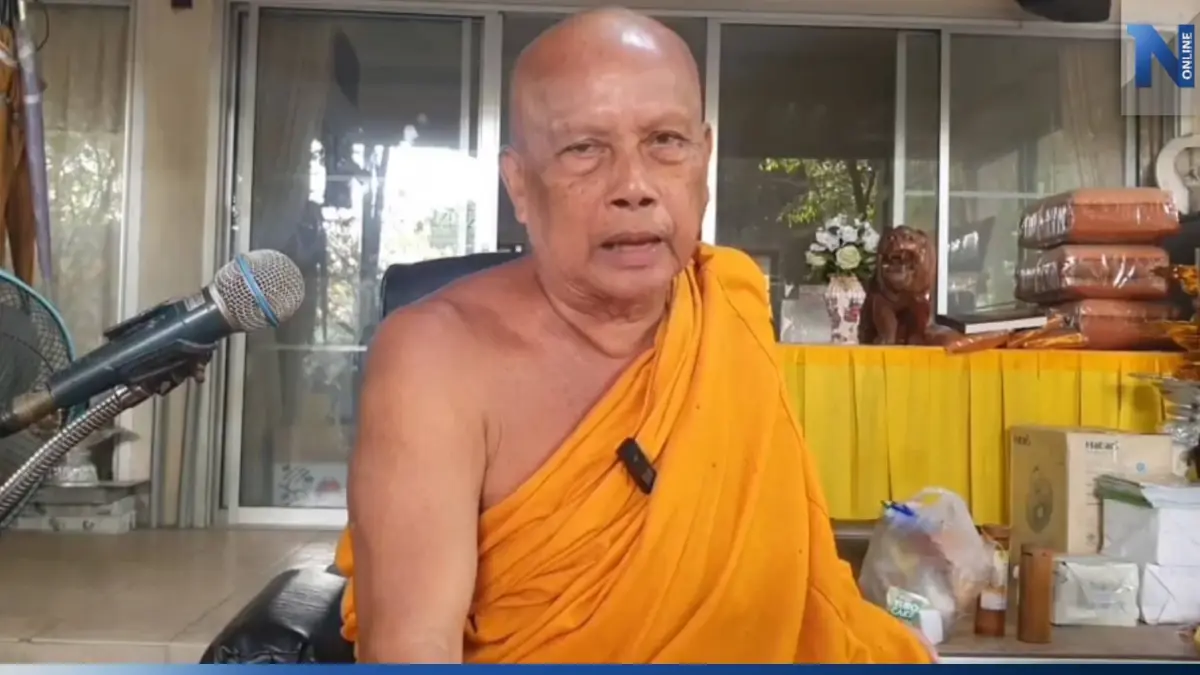 "พระพยอม" ติงพระเล่นไฮโล อย่าทำตัวเป็น "ขยะศาสนา" "พระพยอม" ติงพระเล่นไฮโล อย่าทำตัวเป็น "ขยะศาสนา"