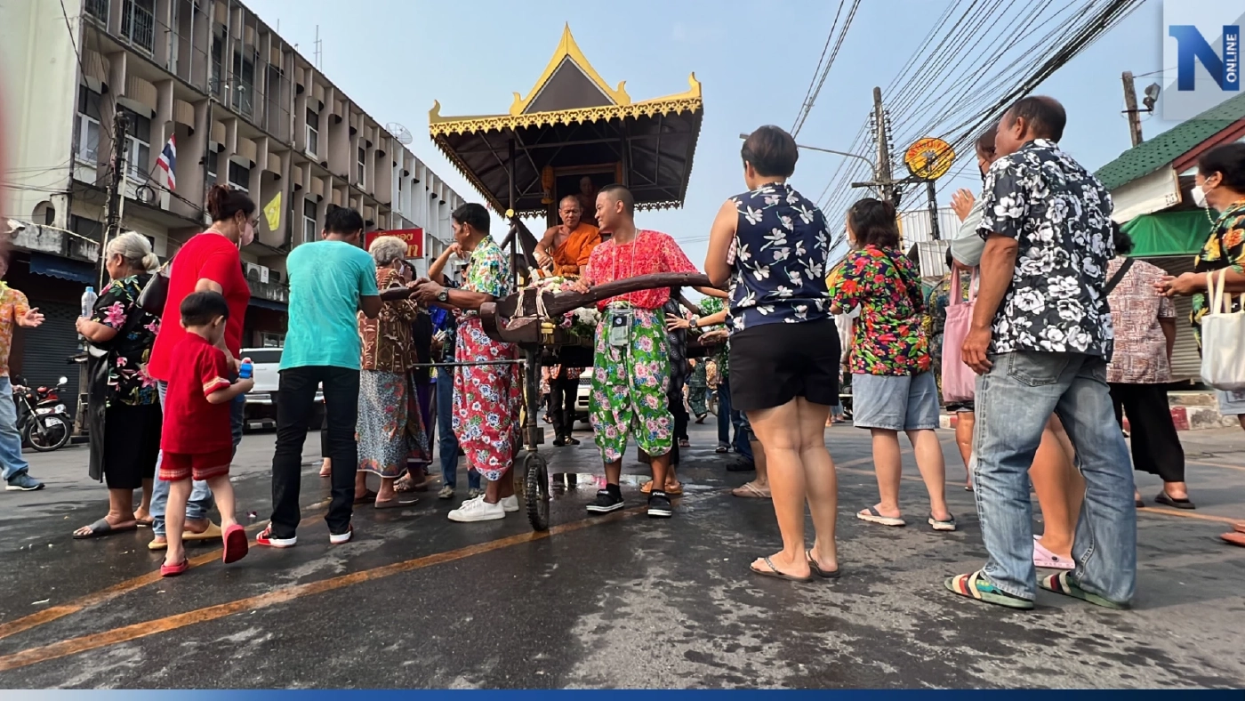 สุดคึกคัก อำเภอขลุง จันทบุรี จัดงานสงกรานต์ 2 ศาสนา 3 วัฒนธรรม ที่หาชมได้ยาก สุดคึกคัก อำเภอขลุง จันทบุรี จัดงานสงกรานต์ 2 ศาสนา 3 วัฒนธรรม ที่หาชมได้ยาก