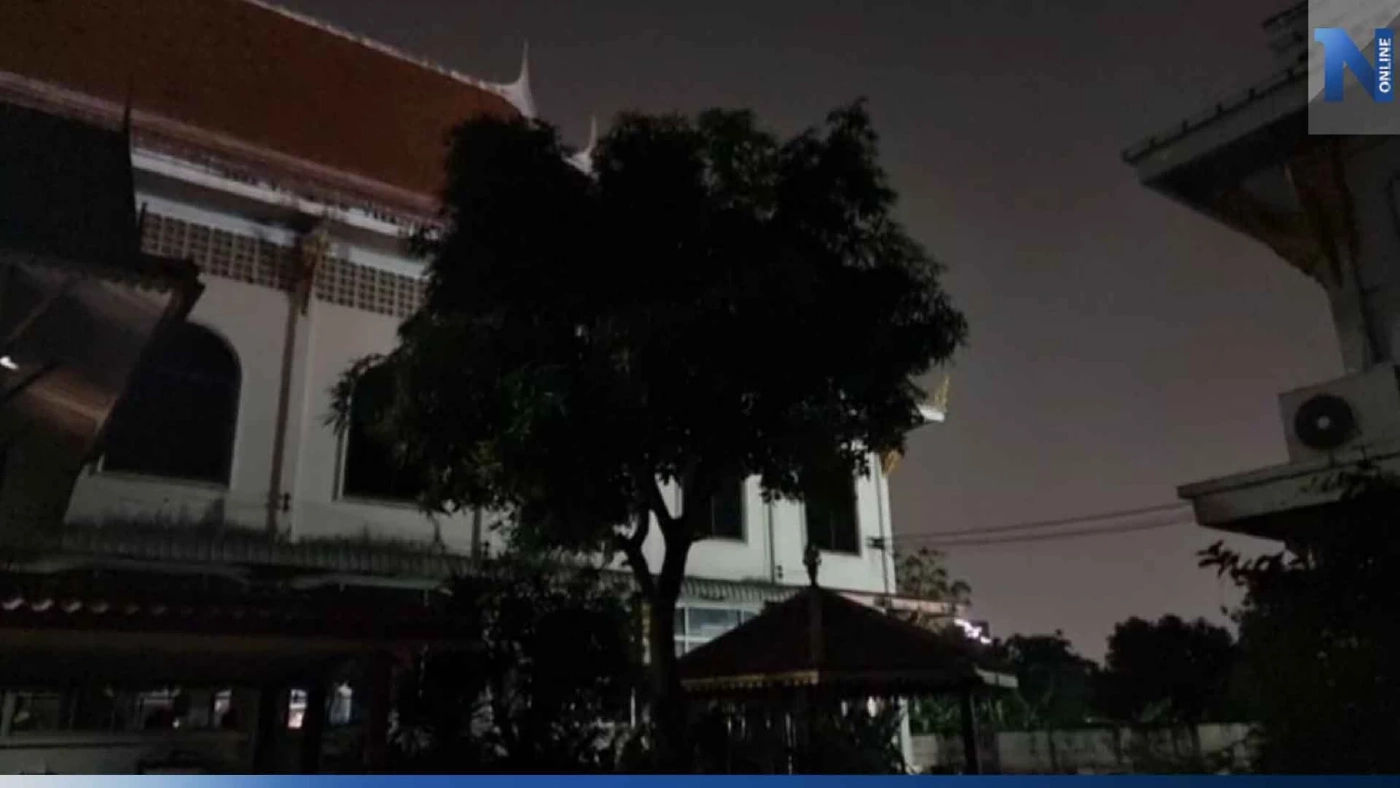 พระลูกวัดเมืองนนท์ ผวาหนัก! ถ่ายภาพติดวิญญาณหญิงสาวหลังพุ่มไม้