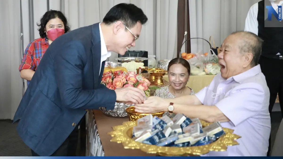 สุดชื่นมื่น “จุรินทร์” ร่วมงานรดน้ำดำหัว “อนันต์ อนันตกูล” สิงห์แดง รุ่น 2 สุดชื่นมื่น “จุรินทร์” ร่วมงานรดน้ำดำหัว “อนันต์ อนันตกูล” สิงห์แดง รุ่น 2