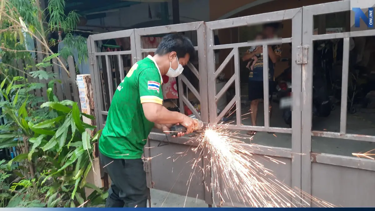กรรมการตัดสินฟุตบอล ร้อง ตร. ถูกแก๊งเงินกู้ ใช้แม่กุญแจล็อกประตูบ้าน