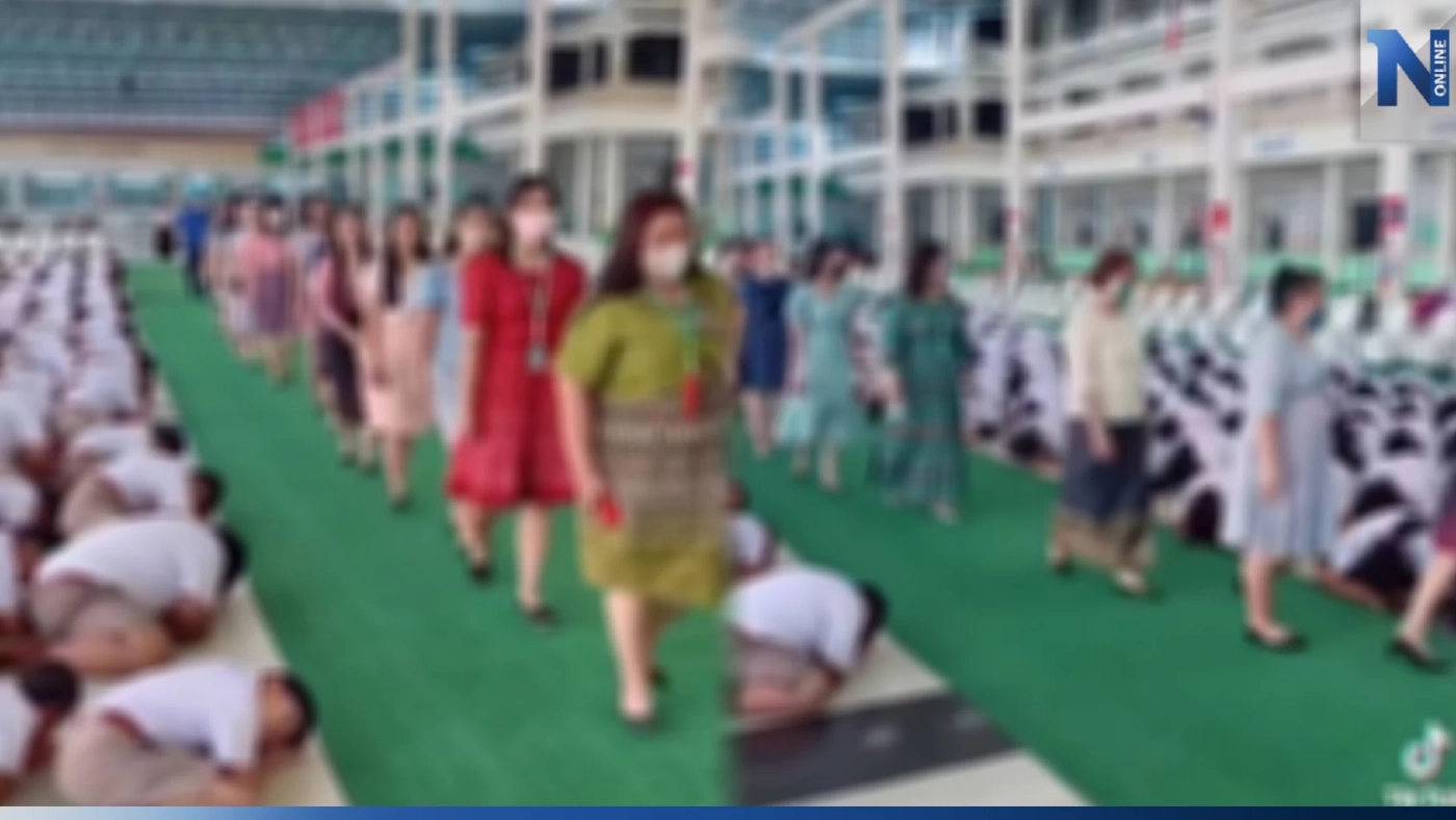 ดราม่าสนั่น! งานปัจฉิมนิเทศ ให้นักเรียนก้มกราบ จนกว่าครูทุกคนจะเดินผ่านหมด