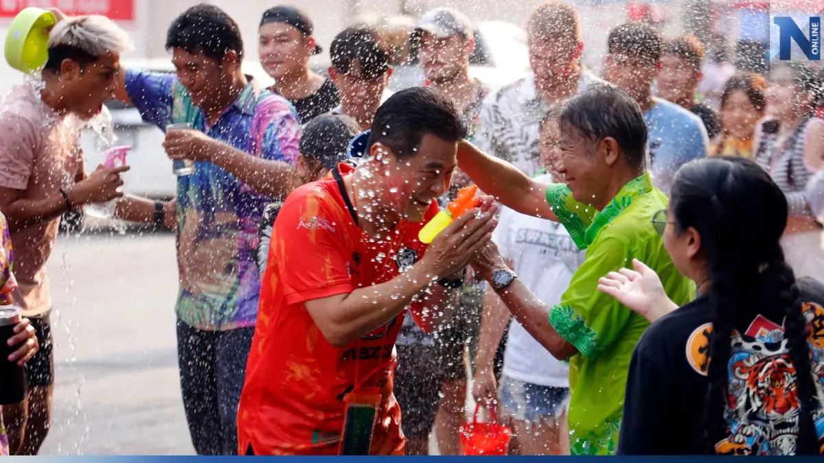 คึกคัก “เทวัญ - วิว” ร่วมงานสงกรานต์ โคราช ชุ่มฉ่ำ คึกคัก “เทวัญ - วิว” ร่วมงานสงกรานต์ โคราช ชุ่มฉ่ำ