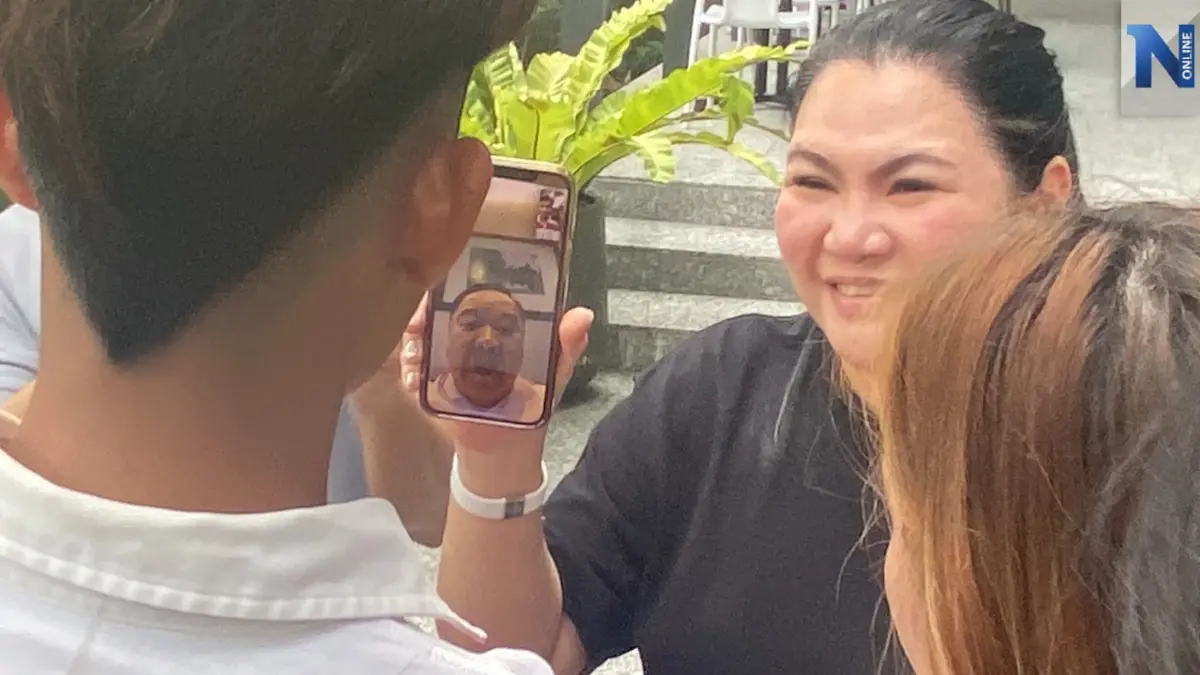 "ลุงป้อม"วีดีโอคอลคนรุ่นใหม่ ย้ำตัวเบา ไม่มีภริยา บริหารประเทศได้ (ชมคลิป) "ลุงป้อม"วีดีโอคอลคนรุ่นใหม่ ย้ำตัวเบา ไม่มีภริยา บริหารประเทศได้ (ชมคลิป)