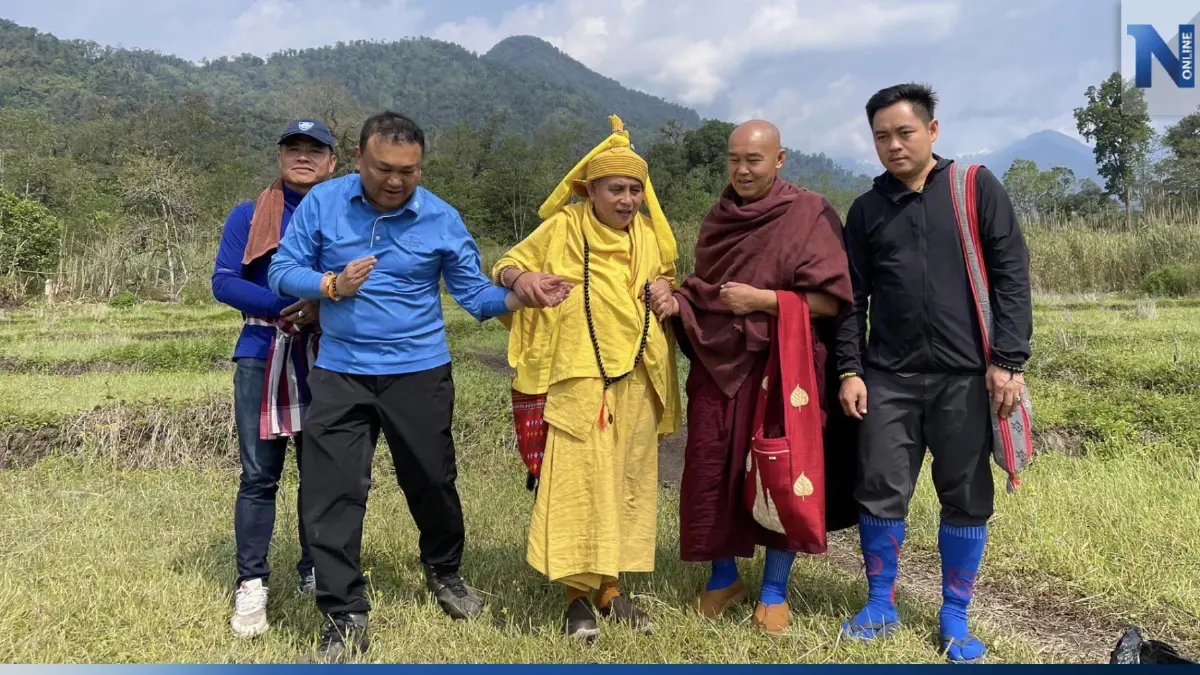 เผยภาพครูบาบุญชุ่ม เดินทางไปรัฐกะฉิ่นพร้อมคนสนิทของรัฐบาลทหารเมียนมา