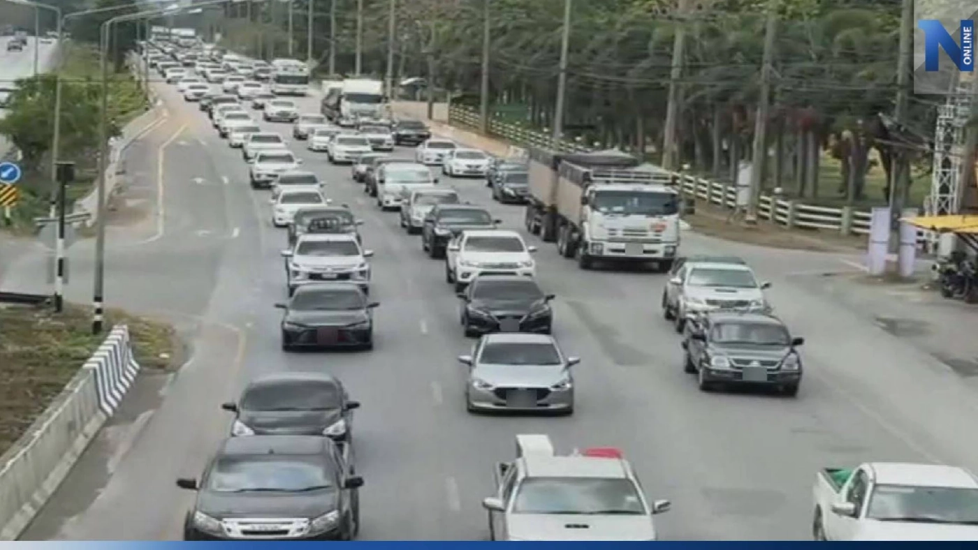 ปชช.ทยอยกลับบ้าน เลี่ยงรถติดช่วง "สงกรานต์" รถเริ่มหนาแน่นถนนมิตรภาพ