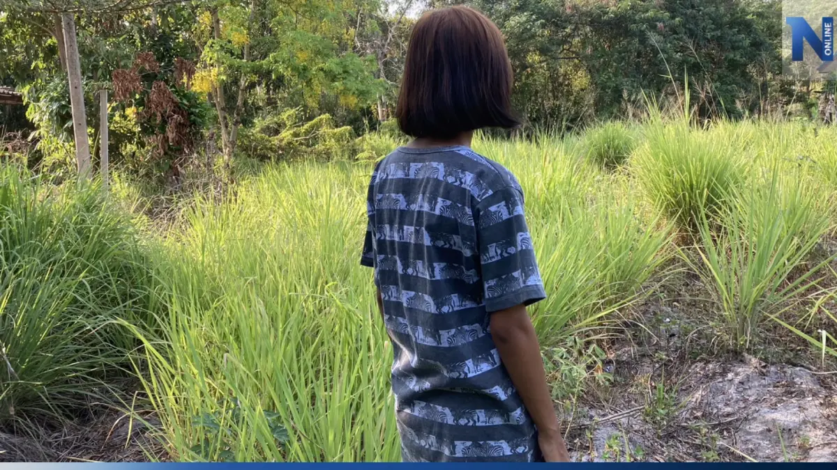 ทนกลัวไม่ไหว ด.ญ.วัย 15 เดินเท้าลุยป่า หนีตายพ่อเลี้ยงขู่ฆ่า ขอชาวบ้านช่วย