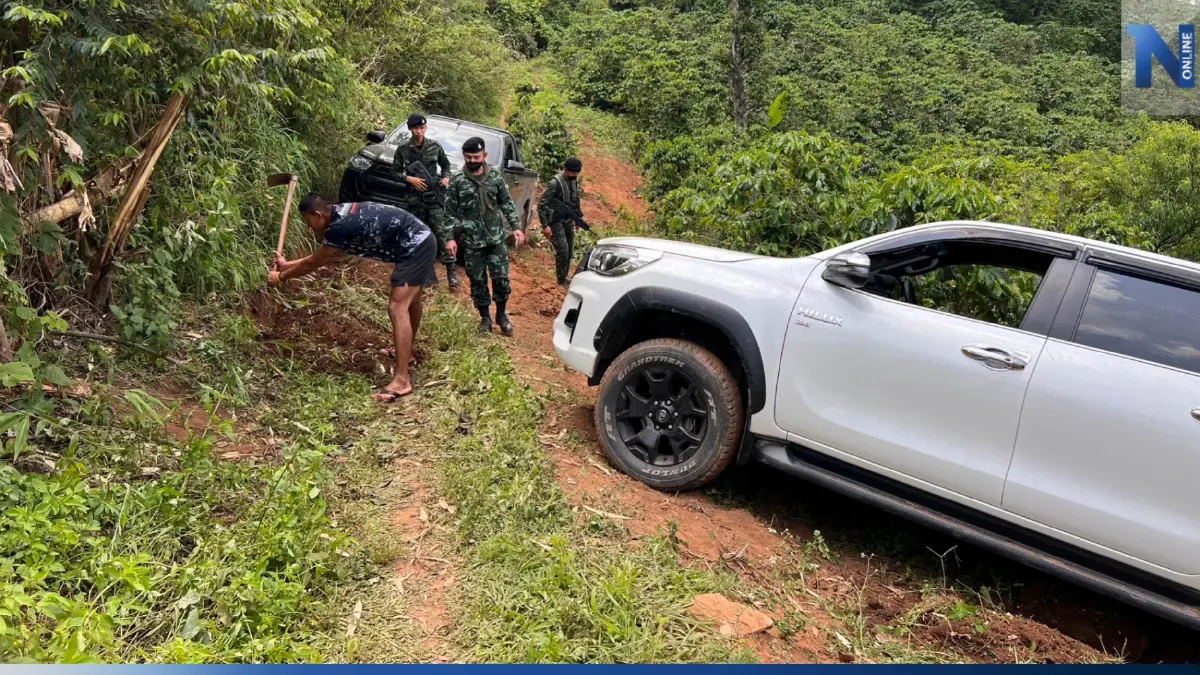 รถใครหาย! ทหารยึดกระบะ 5 คัน ซุกบ้านผาฮี้ จ่อส่งออกชายแดนตามออเดอร์ รถใครหาย! ทหารยึดกระบะ 5 คัน ซุกบ้านผาฮี้ จ่อส่งออกชายแดนตามออเดอร์