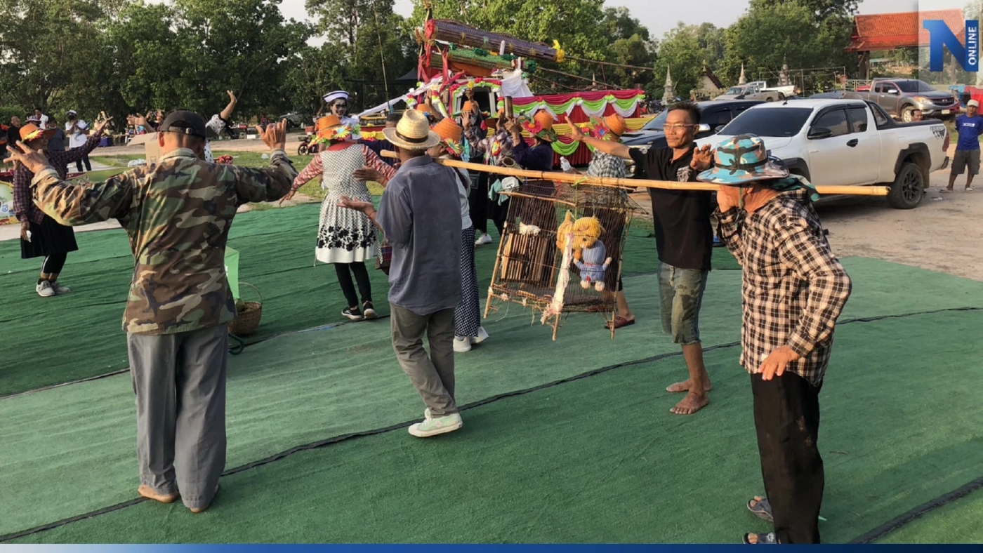 หาชมยาก! ชาวตำบลเหนือกาฬสินธุ์ ร่วมสืบสานประเพณีบุญบั้งไฟ - แห่นางแมวขอฝน