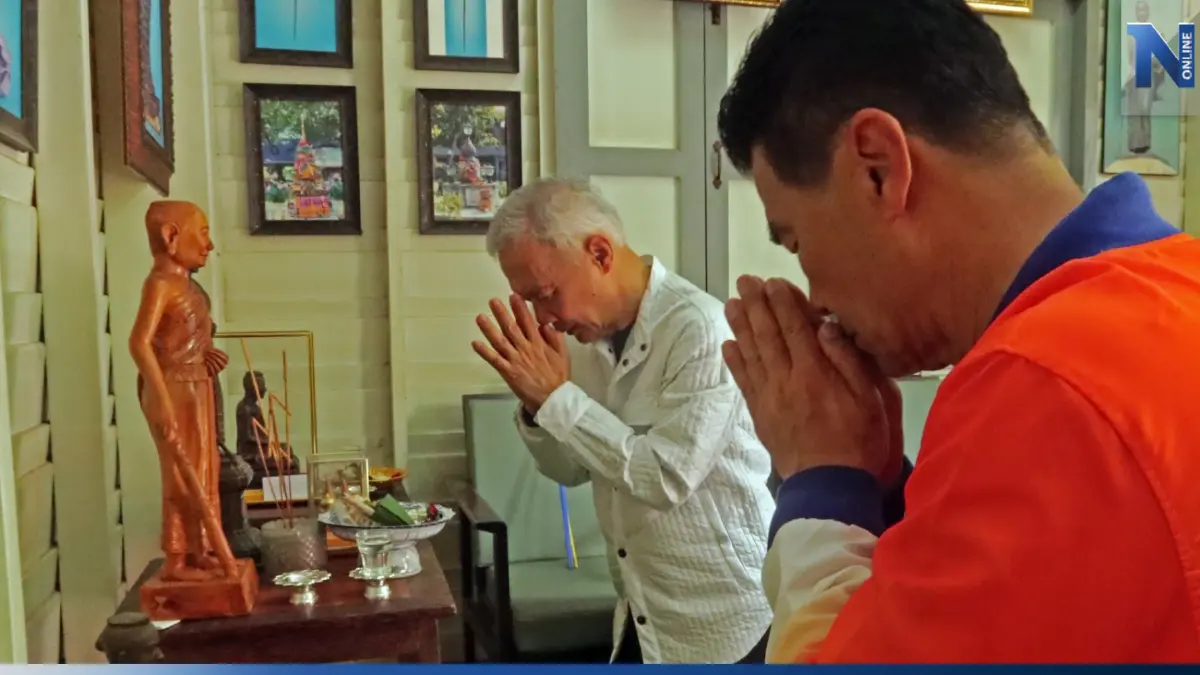 "สุวัจน์-เทวัญ" เปิดบ่อน้ำศักดิ์สิทธิ์บ้านคุณย่าโม ขอชัยชนะศัตรูแพ้พ่าย "สุวัจน์-เทวัญ" เปิดบ่อน้ำศักดิ์สิทธิ์บ้านคุณย่าโม ขอชัยชนะศัตรูแพ้พ่าย