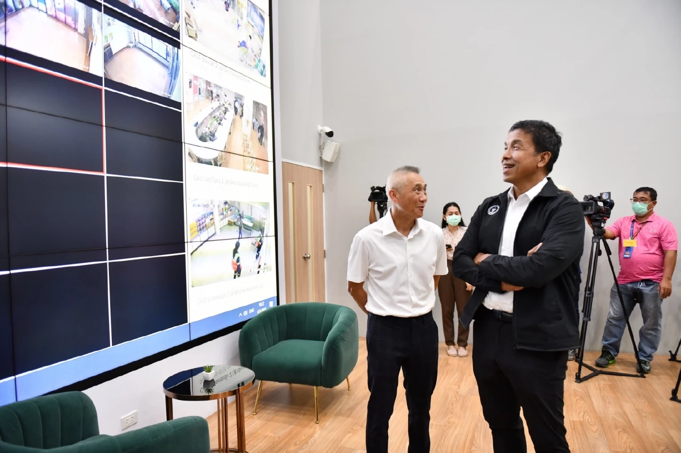 "ชัชชาติ" เผย กทม.พร้อมเลือกตั้งล่วงหน้า 7 พ.ค. ระบุ มีผู้ลงทะเบียนกว่า 8 แสน