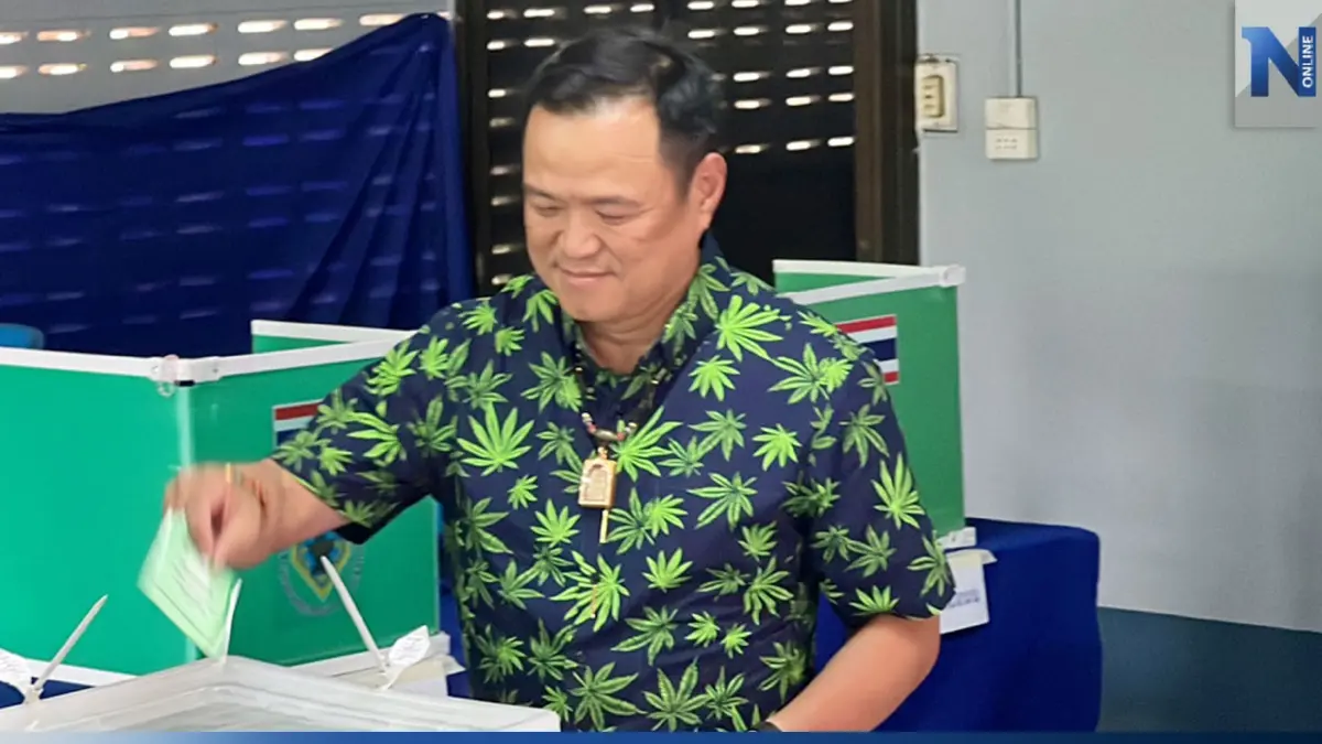 "อนุทิน" ใช้สิทธิเลือกตั้ง รอลุ้นผลคะแนนบุรีรัมย์กับครูใหญ่ "เนวิน"