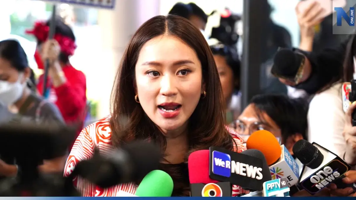"แพทองธาร" เข้าพรรคเพื่อไทยเกาะติดผลเลือกตั้ง66 ขอบคุณประชาชนให้กำลังใจ