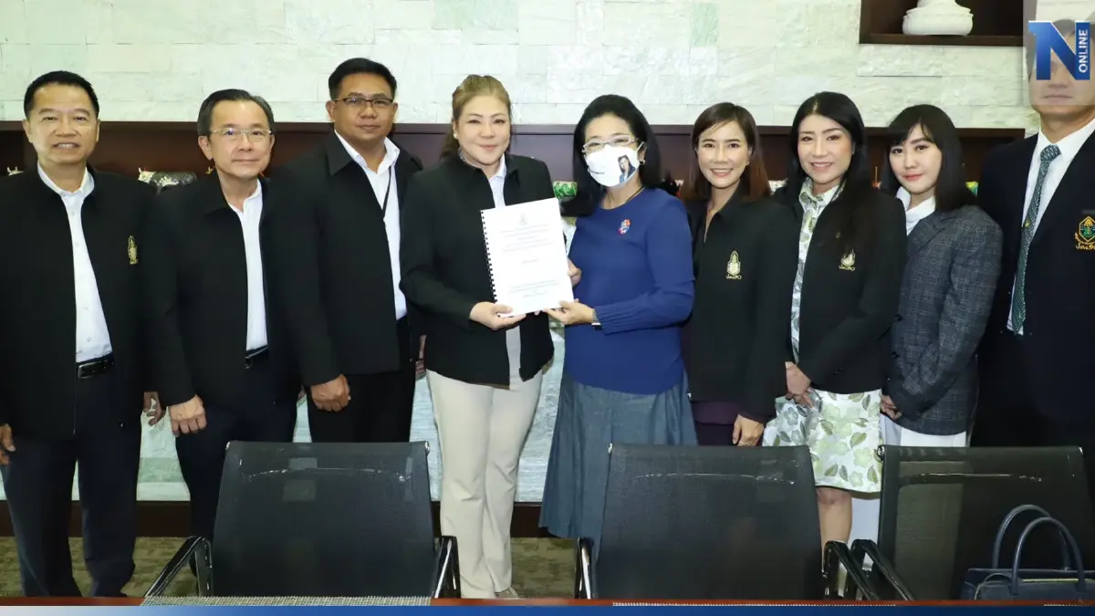 "สุดารัตน์" รับข้อเสนอ ปธพ.10 หนุนเขตปลอดอาวุธ ลดความรุนแรงในสถานพยาบาล "สุดารัตน์" รับข้อเสนอ ปธพ.10 หนุนเขตปลอดอาวุธ ลดความรุนแรงในสถานพยาบาล