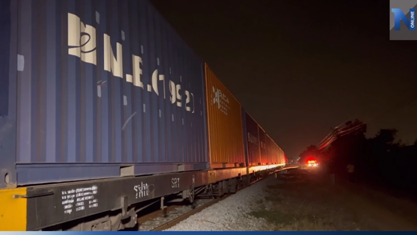 สยอง! ม้าเหล็กขยี้ร่างหนุ่มนิรนาม นอนกอดรางรถไฟ ก่อนเข้าสถานีบางละมุง สยอง! ม้าเหล็กขยี้ร่างหนุ่มนิรนาม นอนกอดรางรถไฟ ก่อนเข้าสถานีบางละมุง