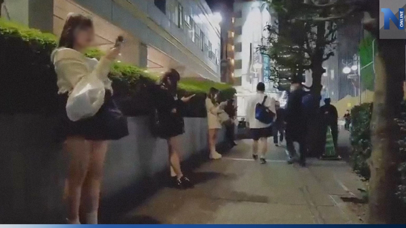 โจ่งครึ่ม! สาวญี่ปุ่นยืนขายบริการริมถนน