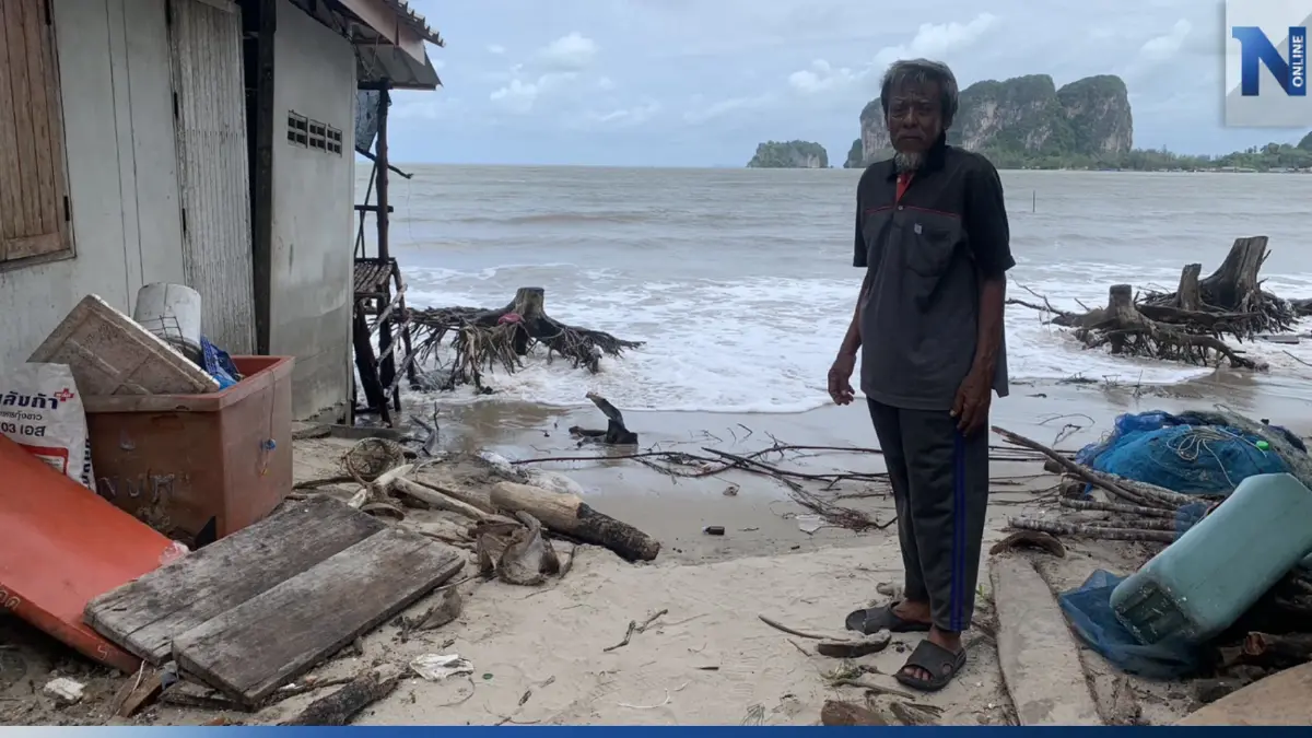 คลื่นลมแรง ซัดบ้านริมหาด "เกาะลิบง" พังยับ อีกนับสิบหลังจ่อคิวถูกถล่ม คลื่นลมแรง ซัดบ้านริมหาด "เกาะลิบง" พังยับ อีกนับสิบหลังจ่อคิวถูกถล่ม