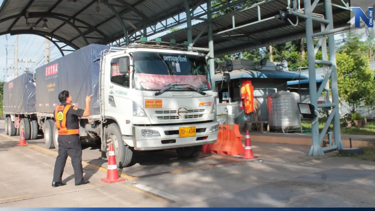 "นิด้าโพล" เผย ผู้ประกอบการพร้อมจ่าย "ส่วยสติกเกอร์รถบรรทุก" "นิด้าโพล" เผย ผู้ประกอบการพร้อมจ่าย "ส่วยสติกเกอร์รถบรรทุก"