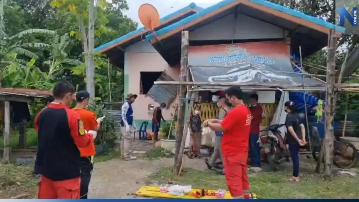 สลด! หนุ่มโคกสำโรงหลอนยาบ้า ทุบตีแม่พังบ้าน สุดท้ายขังตัวเองผูกคอหนีกรรม สลด! หนุ่มโคกสำโรงหลอนยาบ้า ทุบตีแม่พังบ้าน สุดท้ายขังตัวเองผูกคอหนีกรรม