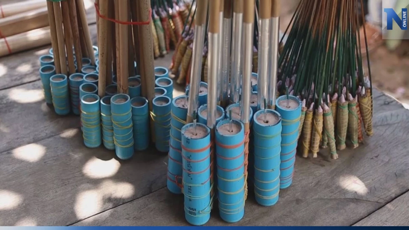 ชาวบ้านผลิต "บั้งไฟจิ๋ว" ขาย สร้างรายได้งาม โกยเงินเข้าหมู่บ้านปีละหลายล้าน