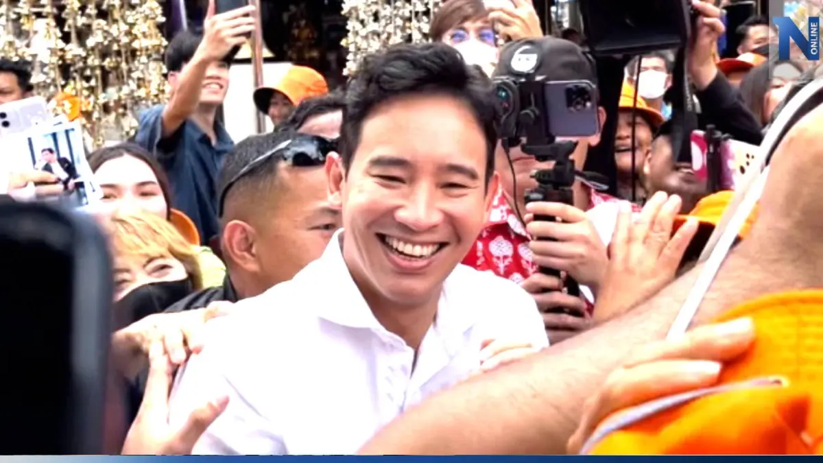 "พิธา" ขอบคุณชาวพิษณุโลก กราบไหว้พระพุทธชินราช ให้ได้เป็นนายกฯคนที่ 30 (คลิป)