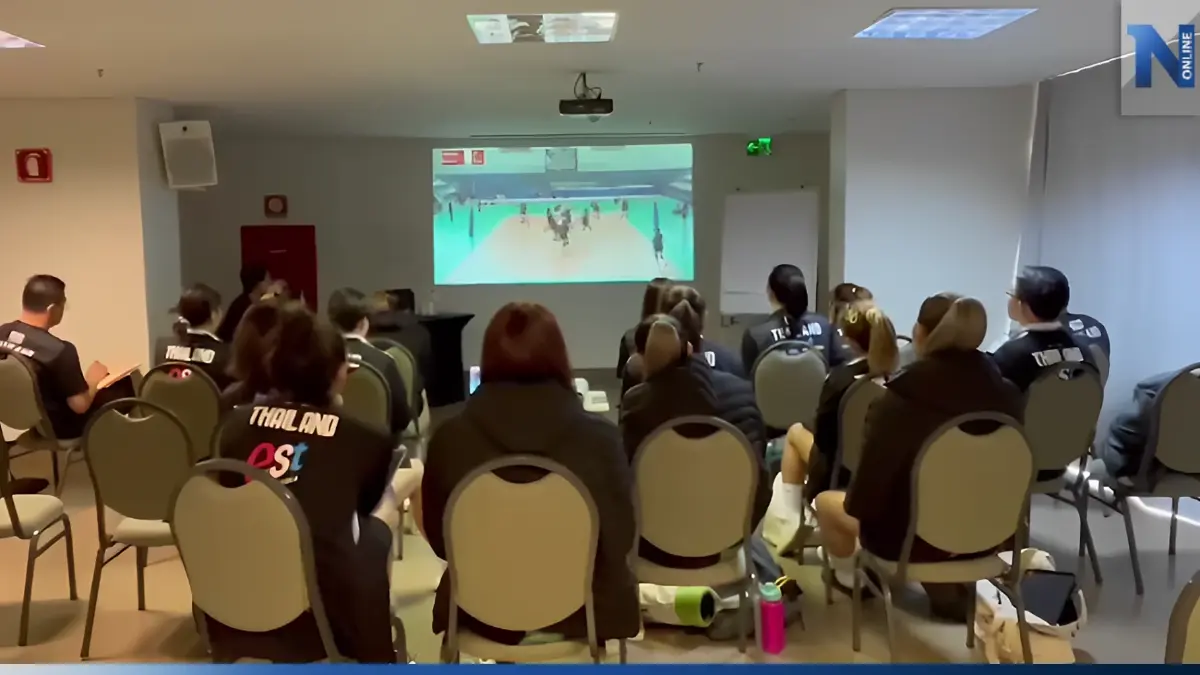 "วอลเลย์บอลสาวไทย" ประชุมเข้มแก้ข้อผิดพลาด ก่อนดวล เยอรมนี ศึก "VNL2023" (คลิป) "วอลเลย์บอลสาวไทย" ประชุมเข้มแก้ข้อผิดพลาด ก่อนดวล เยอรมนี ศึก "VNL2023" (คลิป)