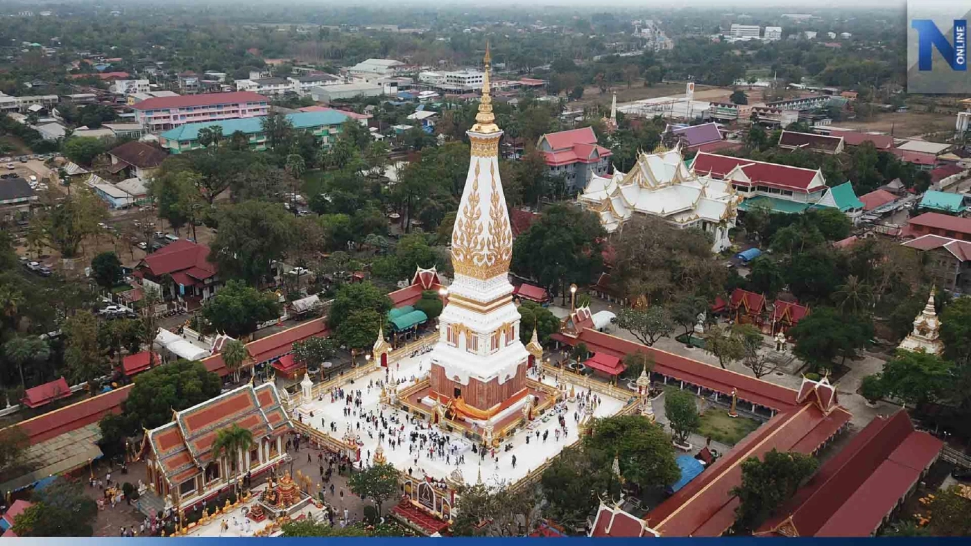 ชาวไทย-สปป.ลาว แห่ไหว้ "อุรังคธาตุ" วัดพระธาตุพนม เนื่องในวันวิสาขบูชา