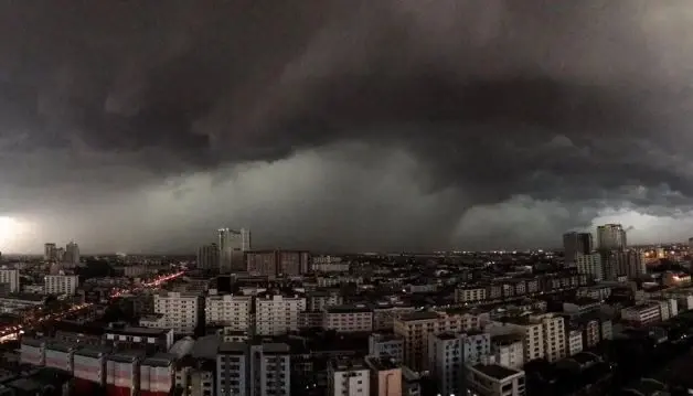 กรมอุตุฯ ชี้ ยังคงมีฝนฟ้าคะนอง-ฝนตกหนัก ตรวจเช็กพื้นที่เสี่ยงภัย ได้ที่นี่ 