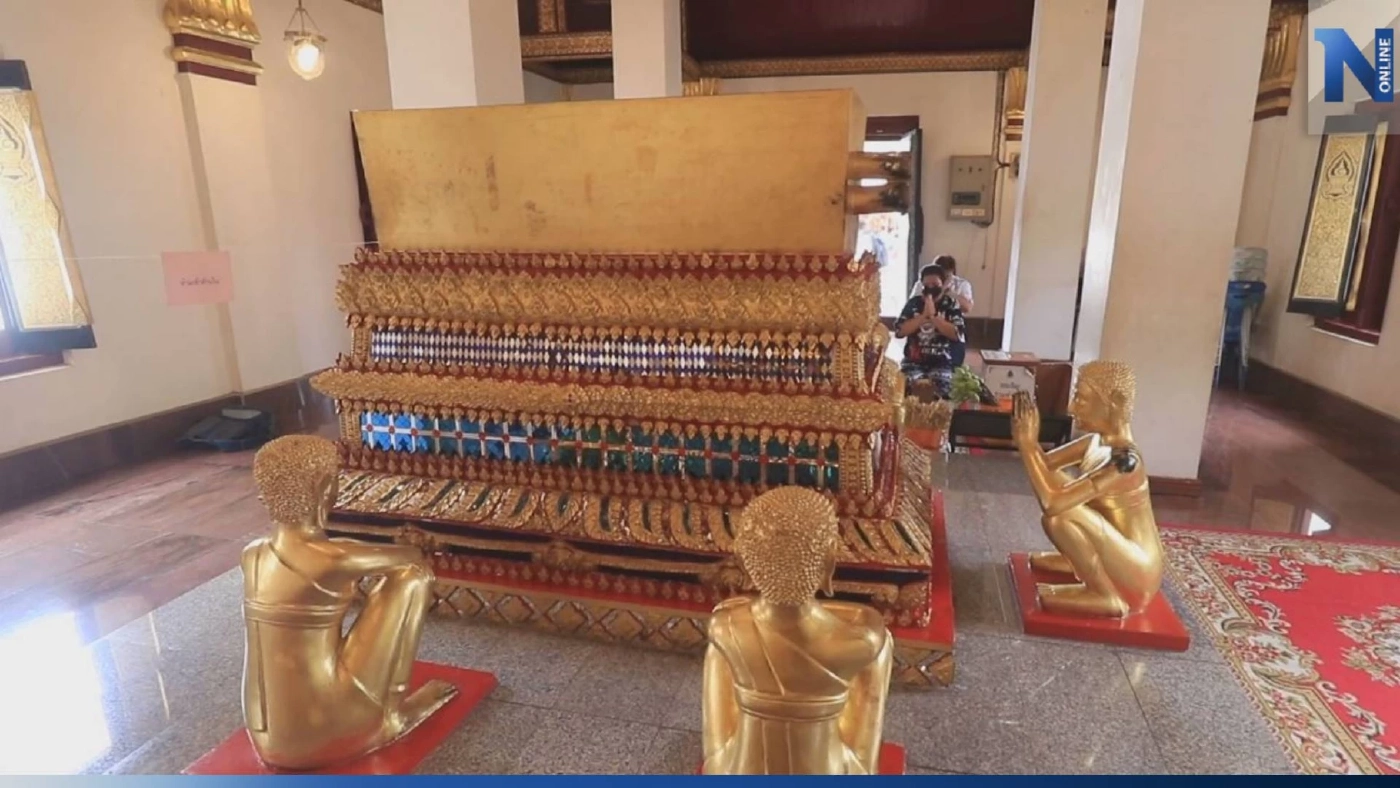 พุทธศาสนิกชน เข้ากราบสักการะพระพุทธเจ้าเข้านิพพาน เนื่องในวันอัฏฐมีบูชา