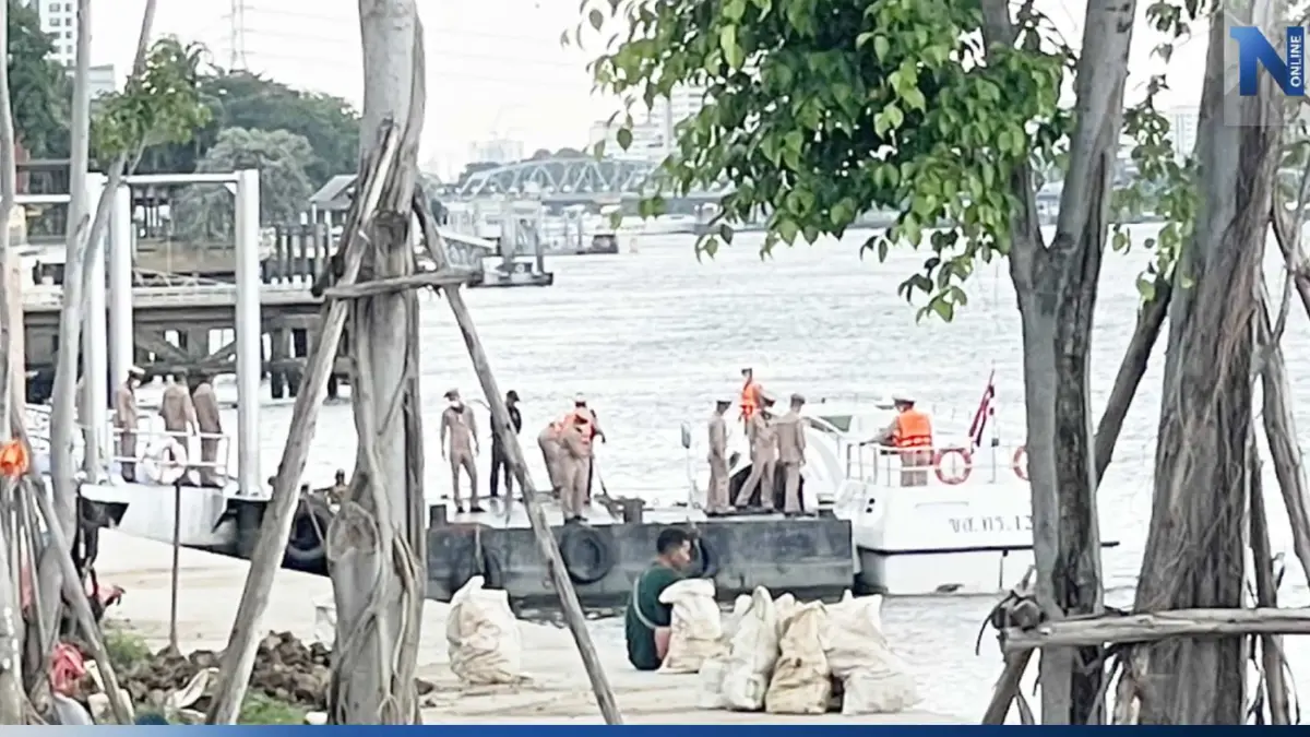 พร้อมออกทันที! ขส.ทร. จอดเทียบท่าเรือรัฐสภา รับส่ง "ผบ.ทร." หากต้องอพยพ พร้อมออกทันที! ขส.ทร. จอดเทียบท่าเรือรัฐสภา รับส่ง "ผบ.ทร." หากต้องอพยพ