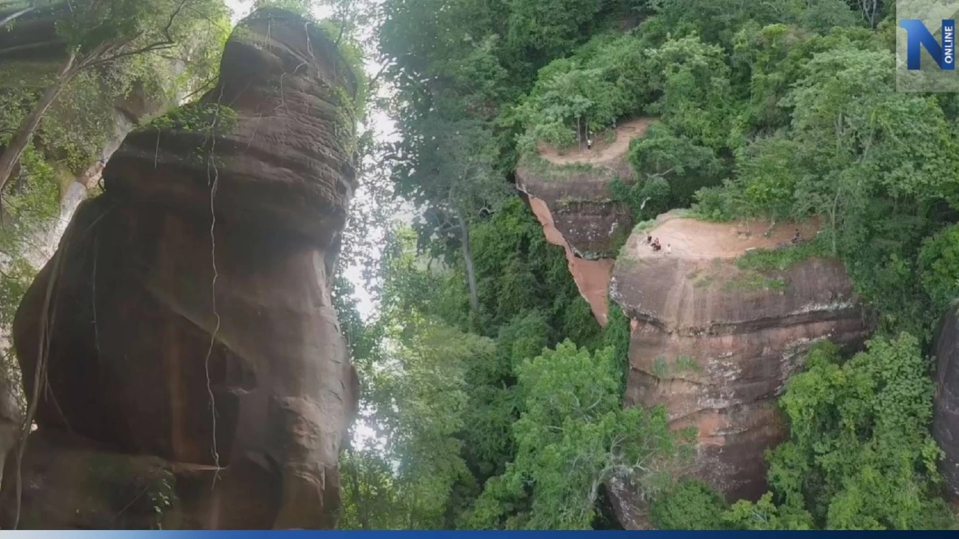 สุดว้าว! นทท.ชมวิว "ผานาคี" ตื่นตาหินพญานาค สายมูไม่พลาดขอพร