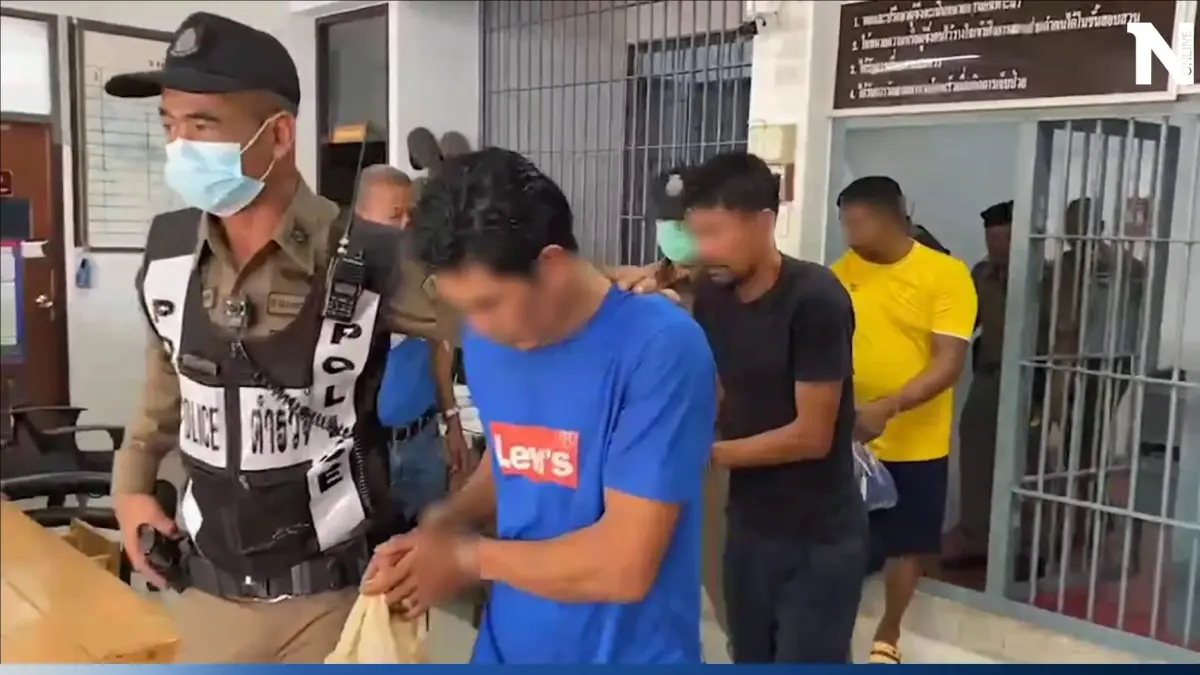 ฝากขัง 3 ทีมสังหาร ยิงถล่มรถเทรลเลอร์ขนส่งนม เร่งล่า"ป้อม"มือปืนที่หนี ฝากขัง 3 ทีมสังหาร ยิงถล่มรถเทรลเลอร์ขนส่งนม เร่งล่า"ป้อม"มือปืนที่หนี