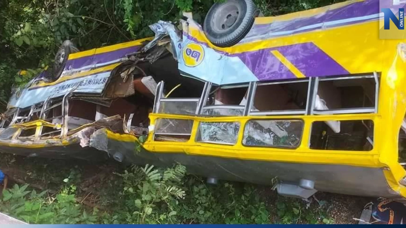 สลด! อุบัติเหตุใหญ่ รถบัสรับส่งนักวิ่ง ตกเหว "ผาพญากูปรี" ดับ 4 เจ็บ 40