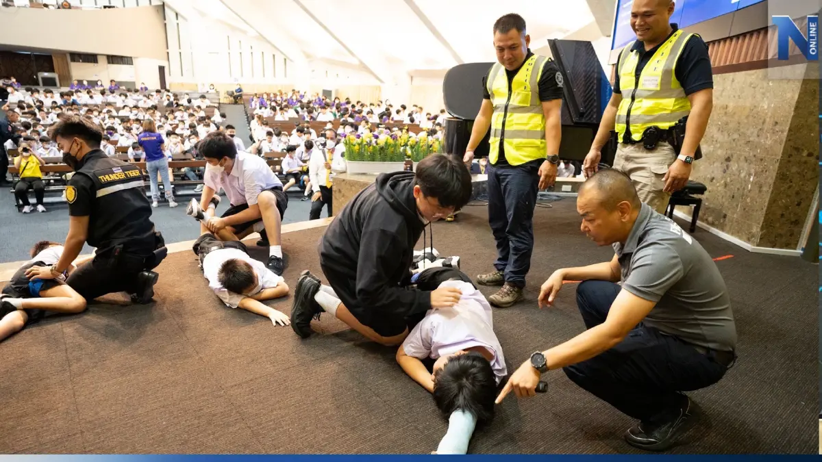 “รองต่อ” จัดอบรม นร.กรุงเทพคริสเตียน ซ้อมเผชิญเหตุคนร้ายกราดยิง