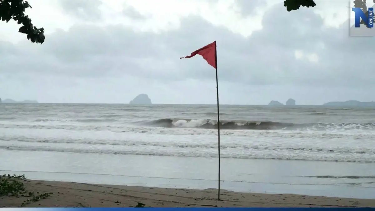 อช.หาดเจ้าไหม ปักธงแดง เตือน นทท.ห้ามลงเล่นน้ำทะเลเด็ดขาด อช.หาดเจ้าไหม ปักธงแดง เตือน นทท.ห้ามลงเล่นน้ำทะเลเด็ดขาด