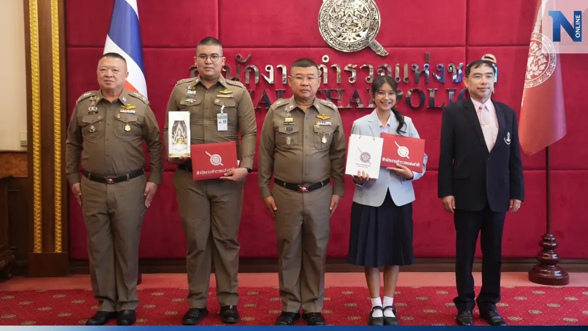 “ทำดี มีรางวัล” ตร.สกัดโดดสะพาน - ม.6 CPR ผู้ป่วยเจริญกรุง