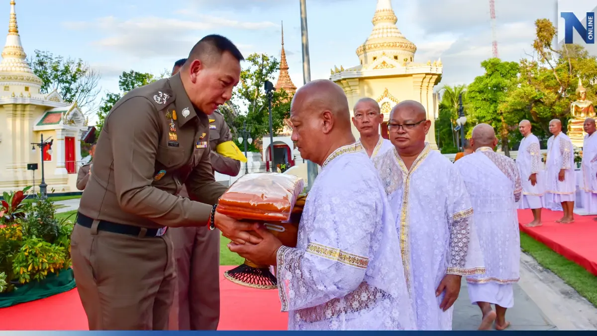 ตร.จัดอุปสมบทหมู่ 108 รูป เฉลิมพระเกียรติในหลวง - พระพันปีหลวง