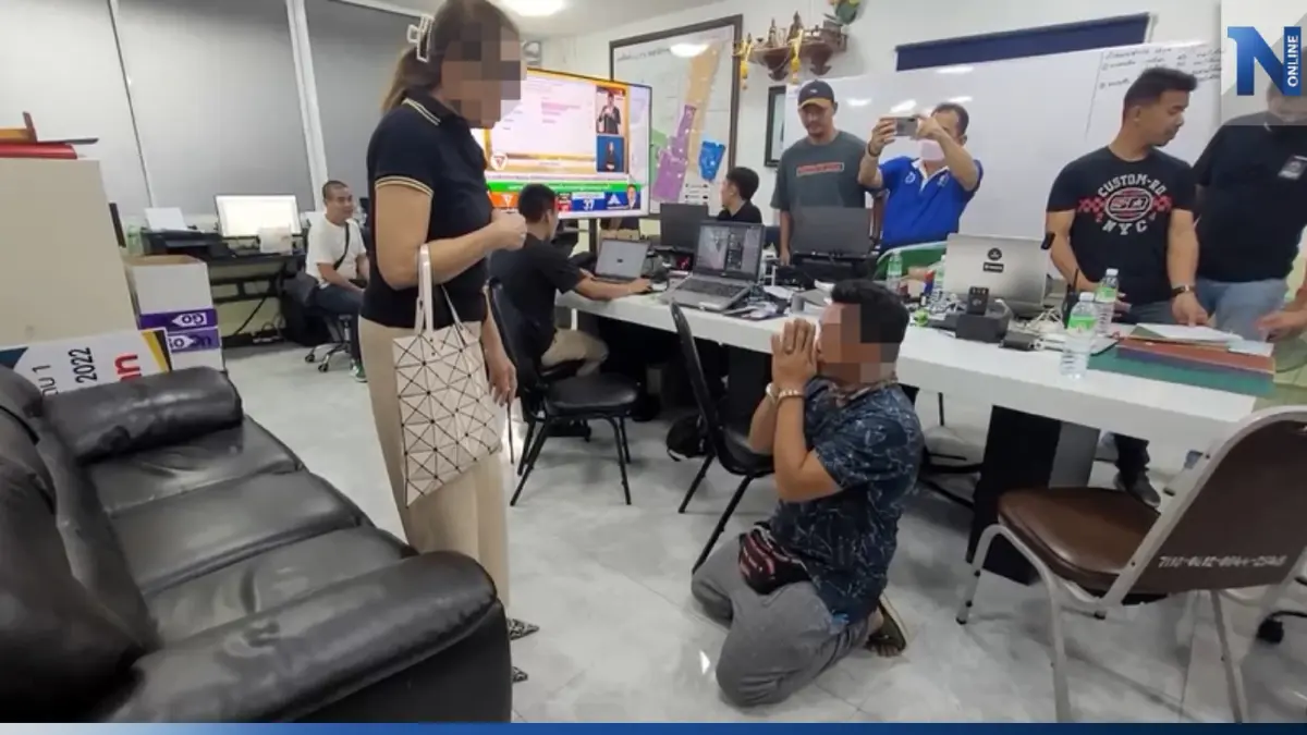 รวบหนุ่มแสบ ทำตัวเป็นพลเมืองดี ช่วยหญิงรถตกข้างทาง สุดท้ายออกลายชิงรถหนี รวบหนุ่มแสบ ทำตัวเป็นพลเมืองดี ช่วยหญิงรถตกข้างทาง สุดท้ายออกลายชิงรถหนี