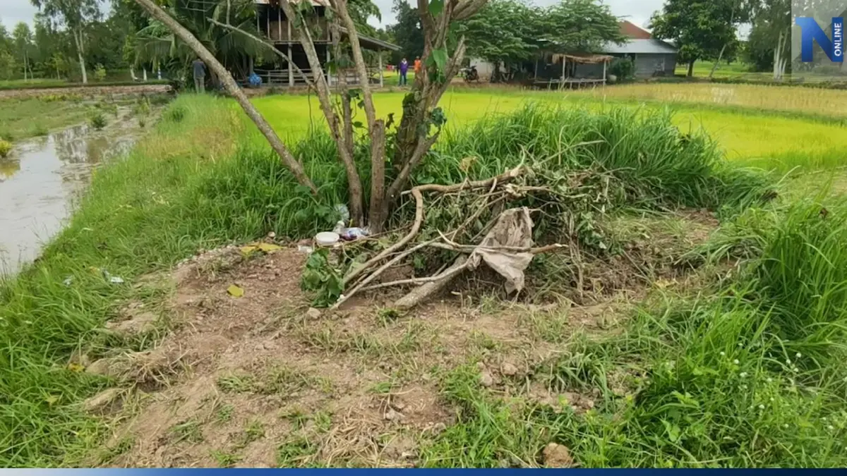หดหู่ใจ เด็กขวบเศษ ลูกเหยื่อคดีดังเสียชีวิต ญาติฝังร่างกลางทุ่งนา