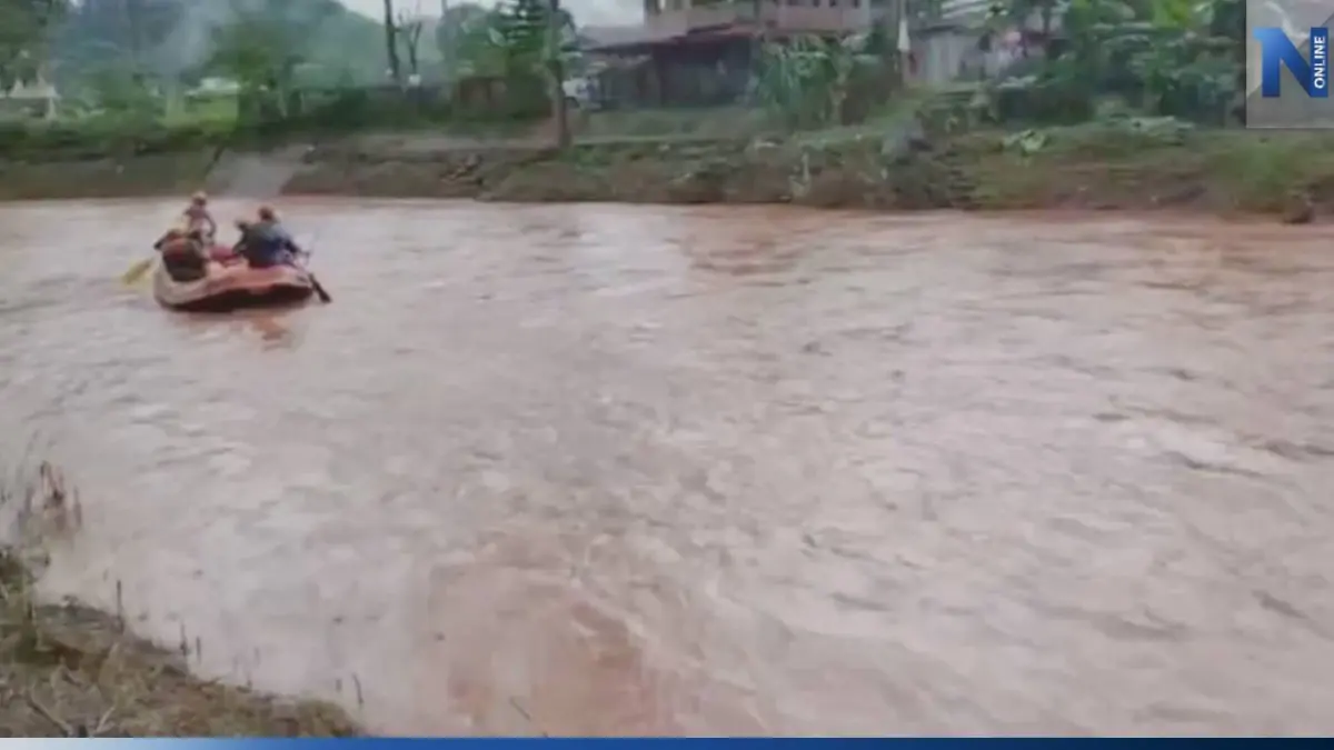 ยังไม่เจอ! นทท.พลัดตกเรือยางล่องแก่งน้ำว้า สูญหาย 1 คน ยังไม่เจอ! นทท.พลัดตกเรือยางล่องแก่งน้ำว้า สูญหาย 1 คน