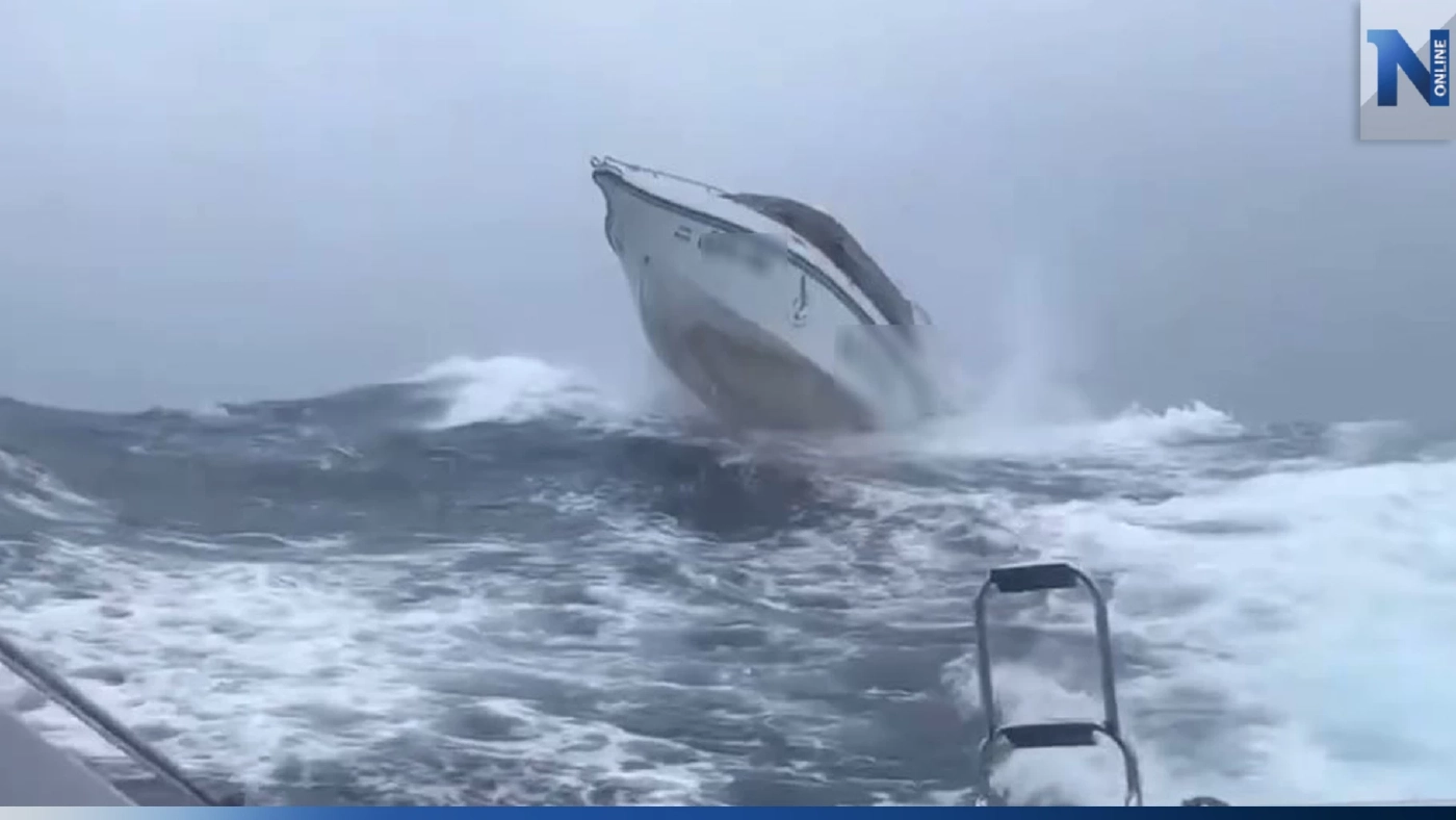 เปิดคลิปหวาดเสียว "เรือสปีดโบ๊ทนำเที่ยว" ขับฝ่าคลื่นสูง 3 เมตร