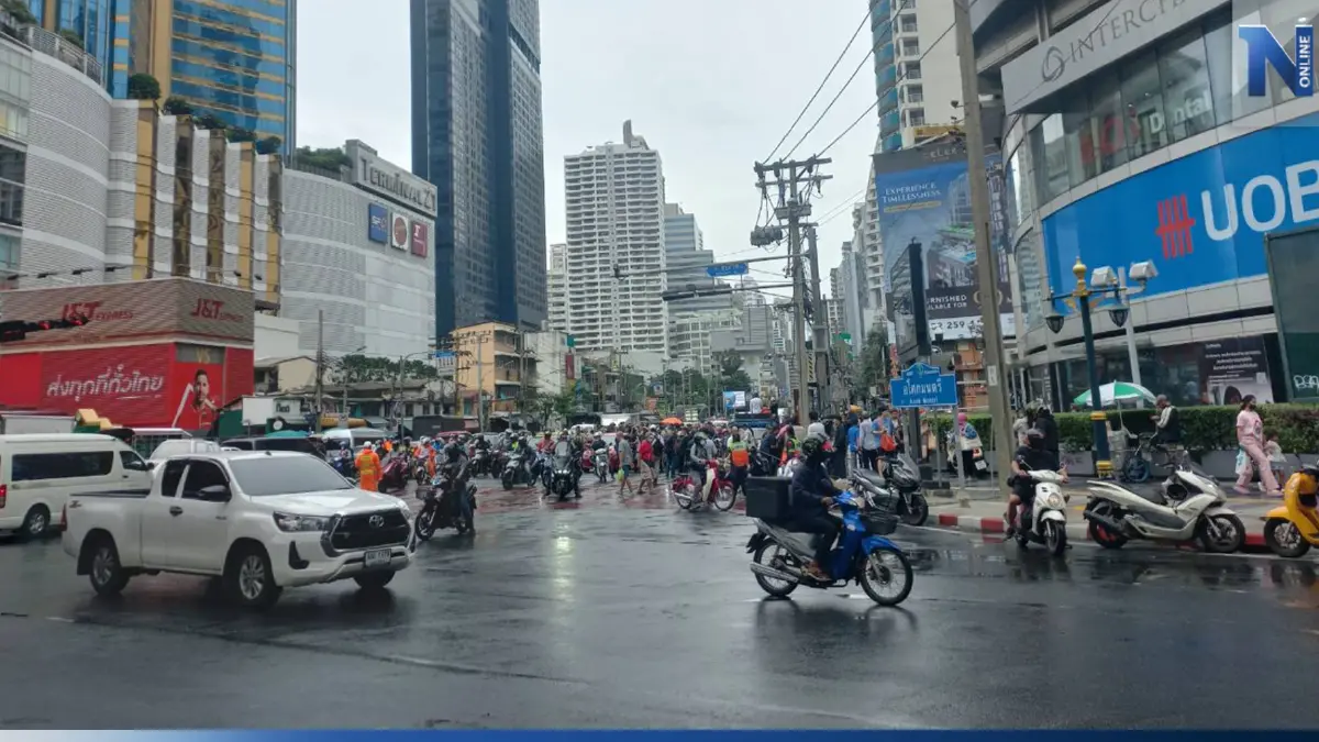 โปรดเลี่ยงเส้นทางถ.เพชรบุรี "คาร์ม็อบ" มาแล้ว ยื่น 4 หมื่นชื่อ มัด 8 พรรค โปรดเลี่ยงเส้นทางถ.เพชรบุรี "คาร์ม็อบ" มาแล้ว ยื่น 4 หมื่นชื่อ มัด 8 พรรค