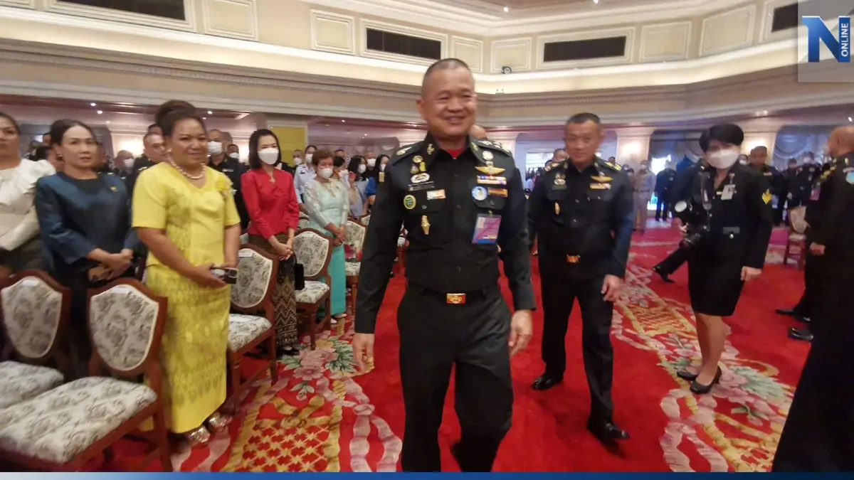 "ผบ.ทบ." ติดภารกิจ ไม่ได้โหวตนายกฯ ลั่น การเมืองต้องแก้ด้วยการเมือง